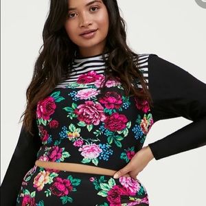 NWT 2x crop rash guard